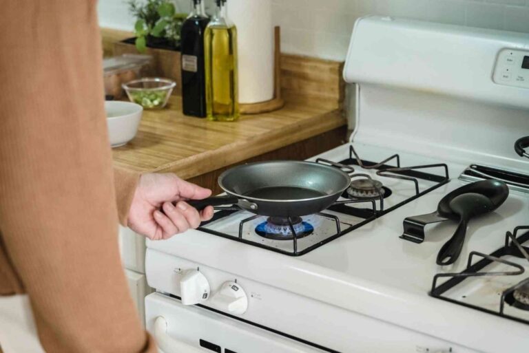 Fire Prevention Tips for Gas Stove Users in Dubai Apartments.