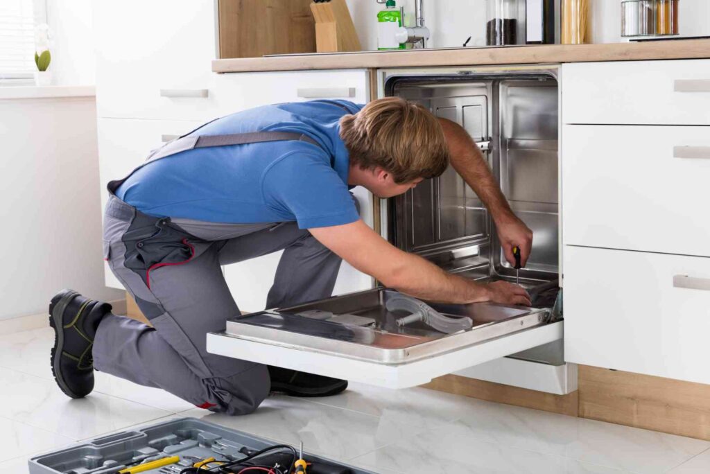 Bosch vs. Whirlpool Dishwashers – Which One Breaks Down Less?