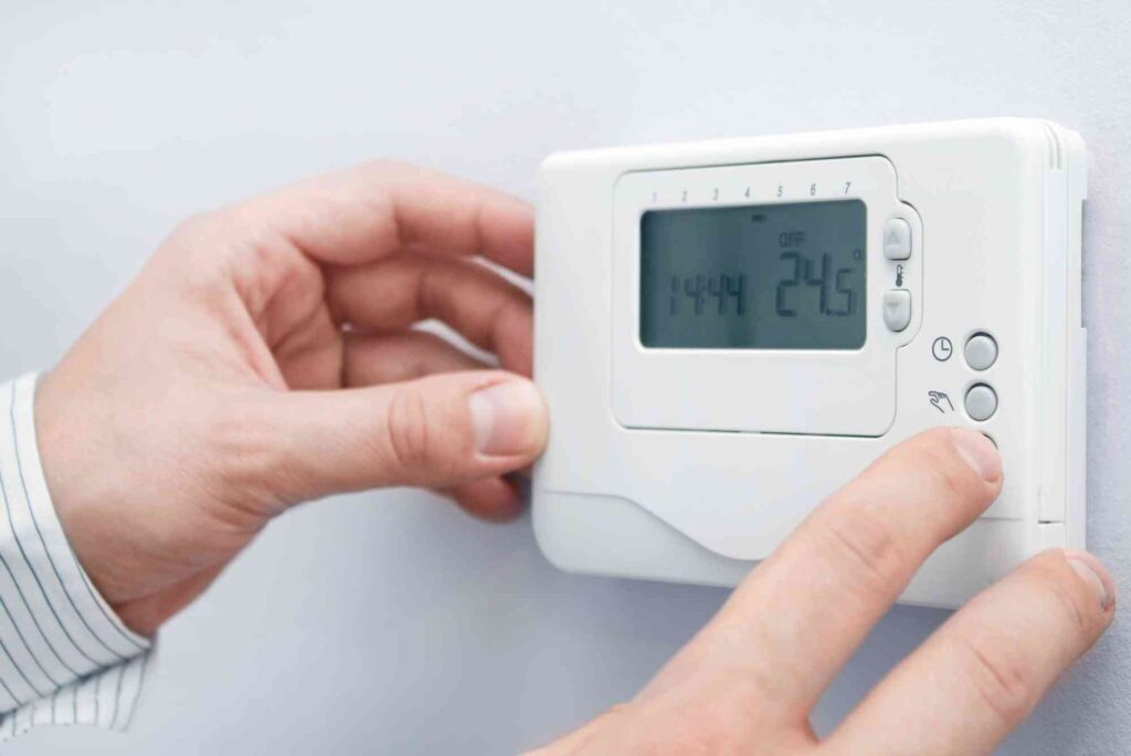 How to Properly Use Programmable Thermostats with AC Systems