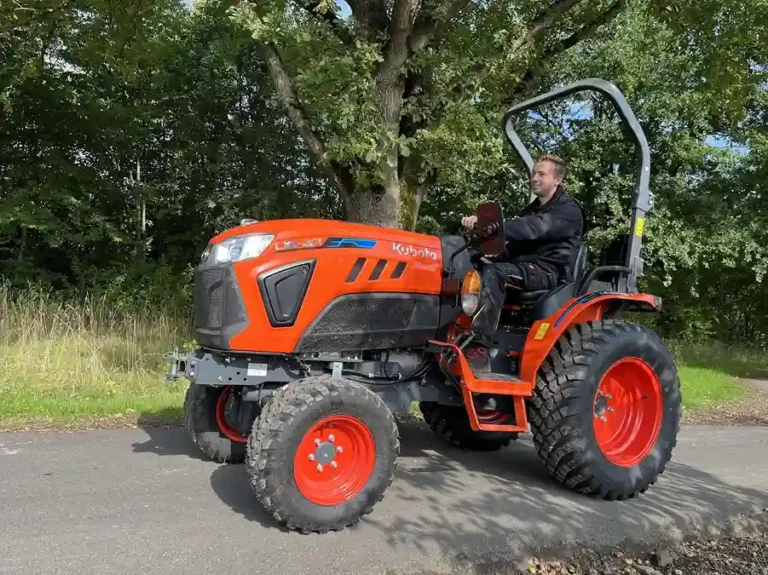 How Farmers Can Choose the Right Kubota Tractor for Power, Scale, and Long-Term Value?